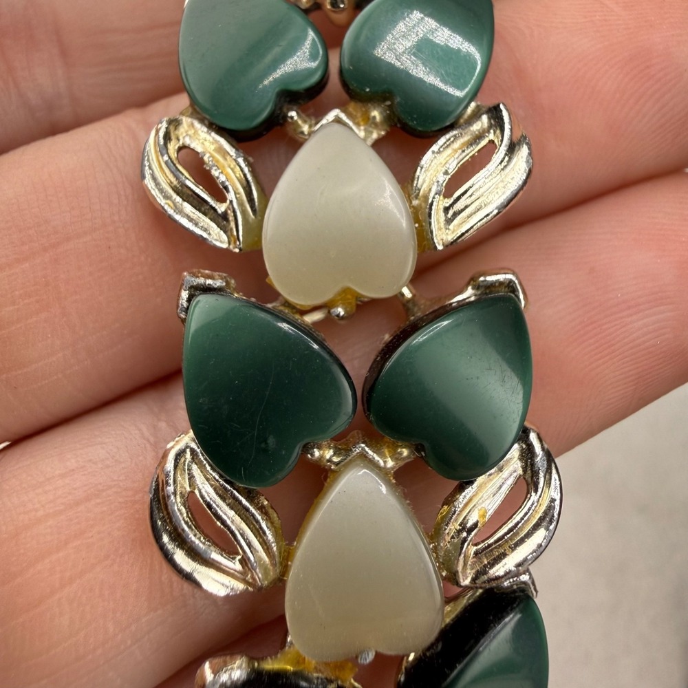 Vintage Estate Thermoset Bracelet Gold Green Heart Leaf Retro 7.5in